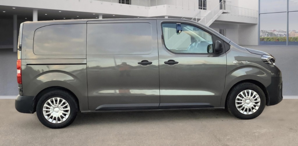 TOYOTA PROACE