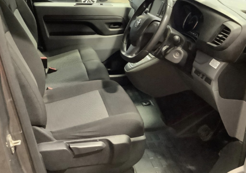 TOYOTA PROACE