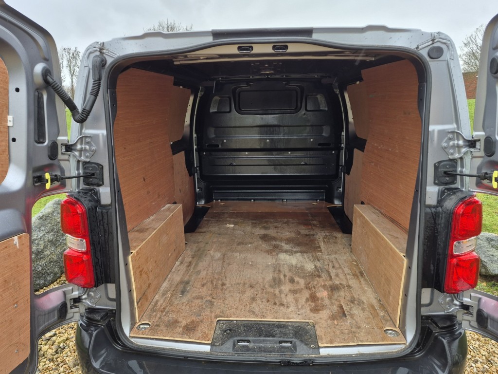 VAUXHALL VIVARO ELECTRIC