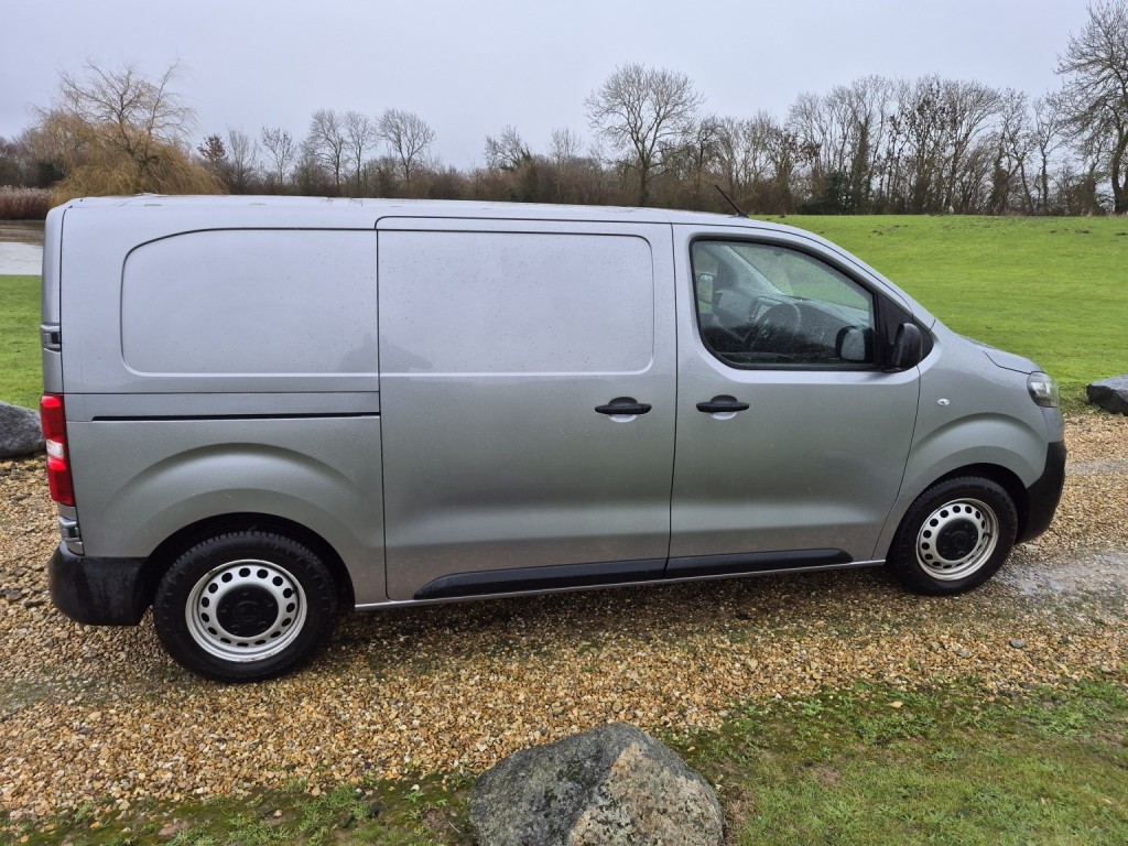 VAUXHALL VIVARO ELECTRIC