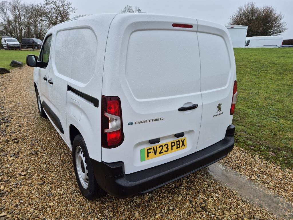PEUGEOT E-PARTNER