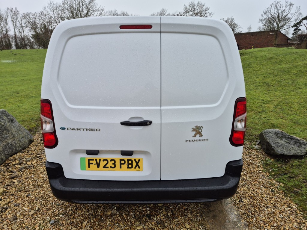 PEUGEOT E-PARTNER