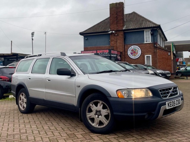 VOLVO XC70 2.4 D5 SE AWD 5dr