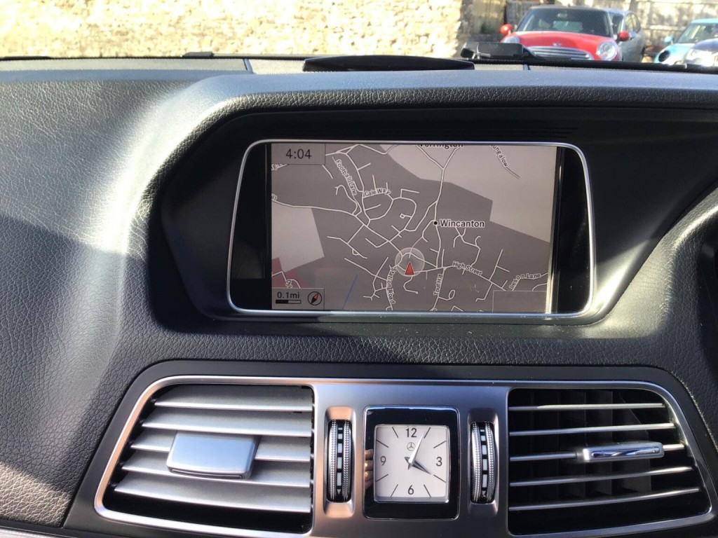 MERCEDES-BENZ E CLASS