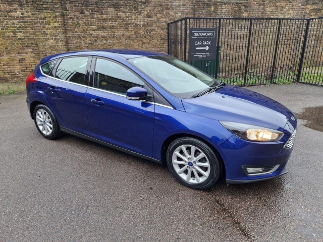 FORD FOCUS 1.0 T EcoBoost Titanium