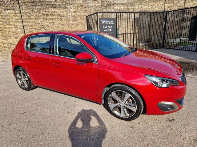 PEUGEOT 308 1.2 PureTech Allure