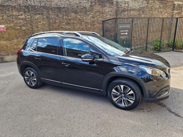 PEUGEOT 2008 1.2 PureTech Allure