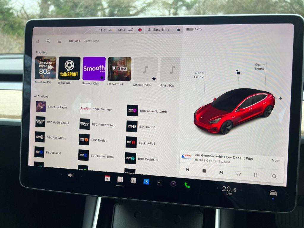 TESLA MODEL 3