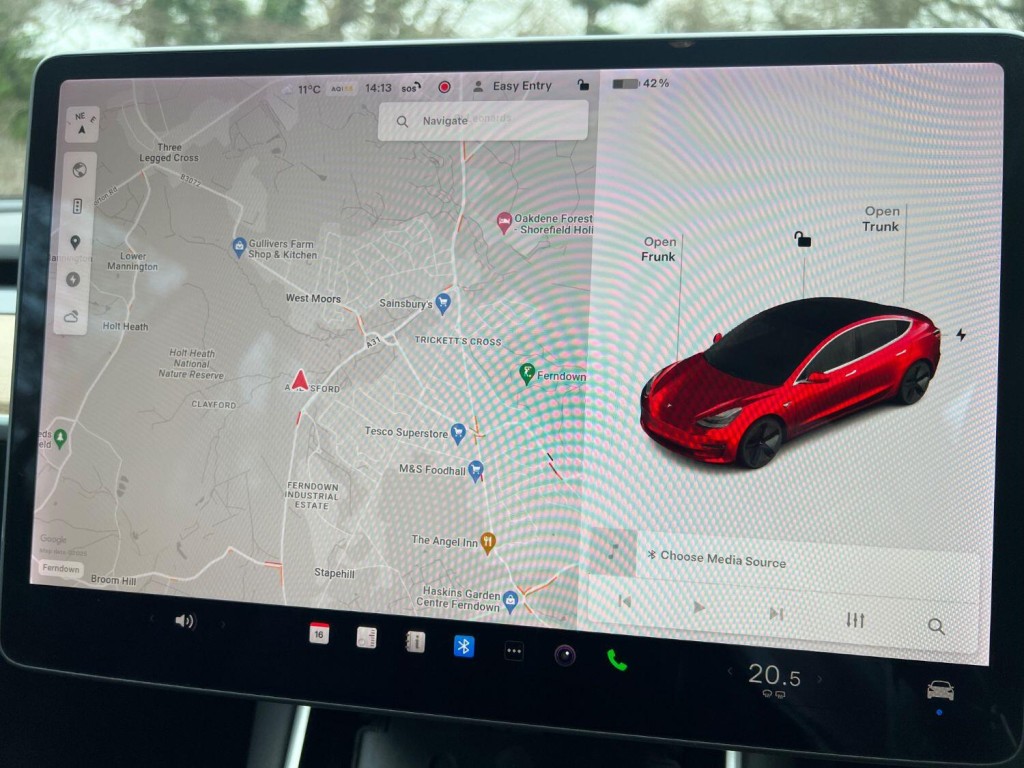 TESLA MODEL 3