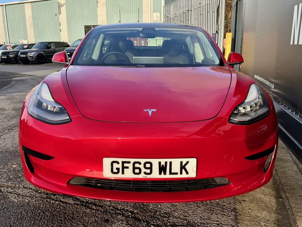 TESLA MODEL 3