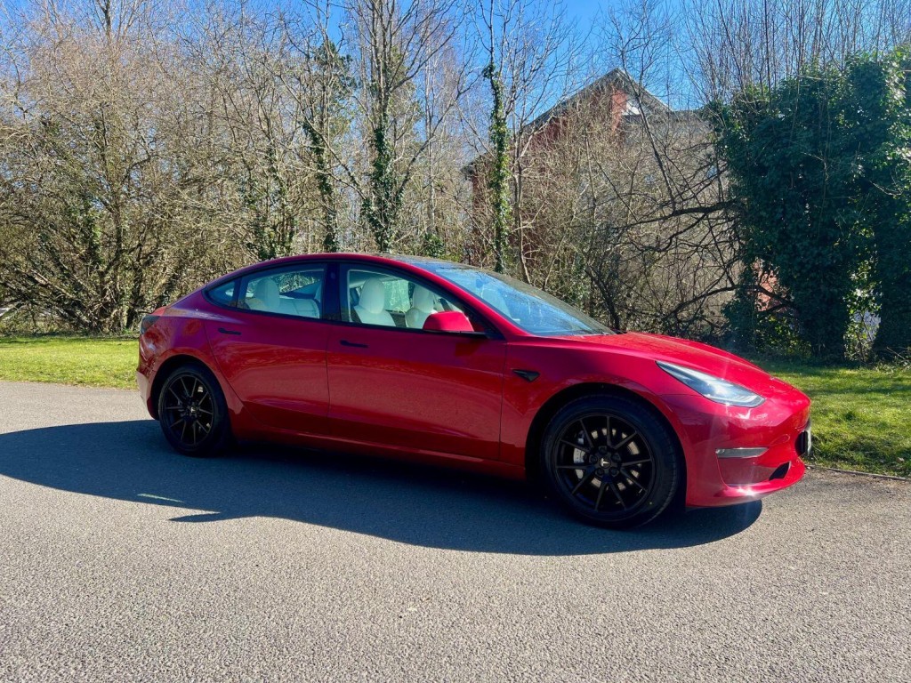 TESLA MODEL 3