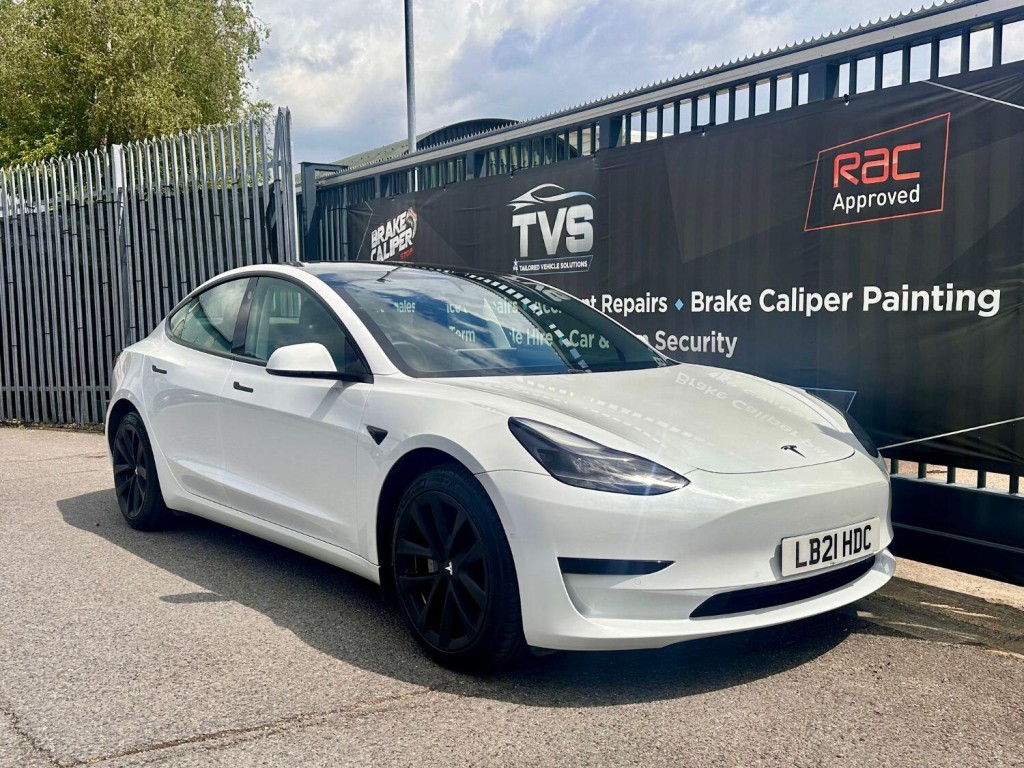 TESLA MODEL 3
