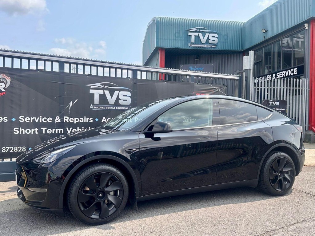 TESLA MODEL Y