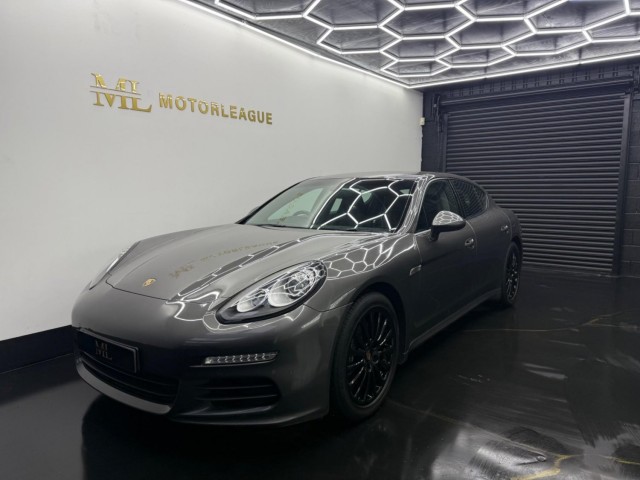 PORSCHE PANAMERA