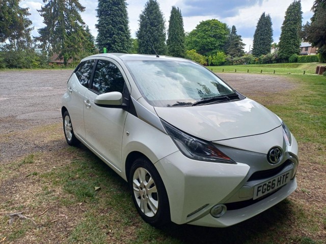 TOYOTA AYGO 1.0 VVT-i x-pure