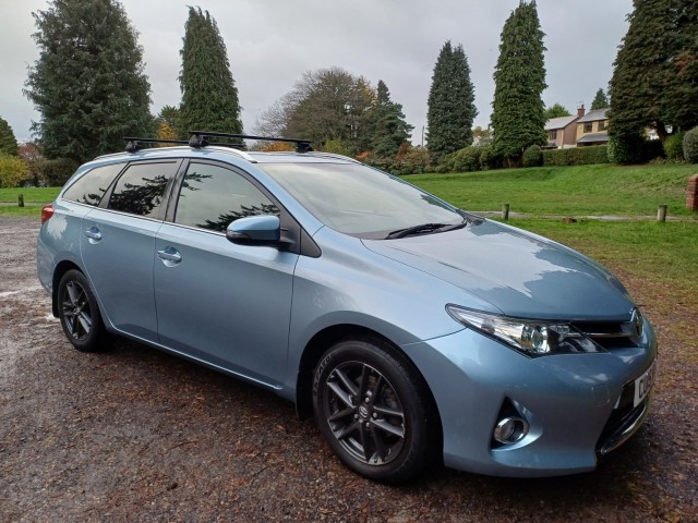 TOYOTA AURIS 1.6 V-Matic Icon+