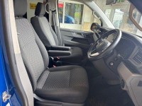 VOLKSWAGEN TRANSPORTER SHUTTLE