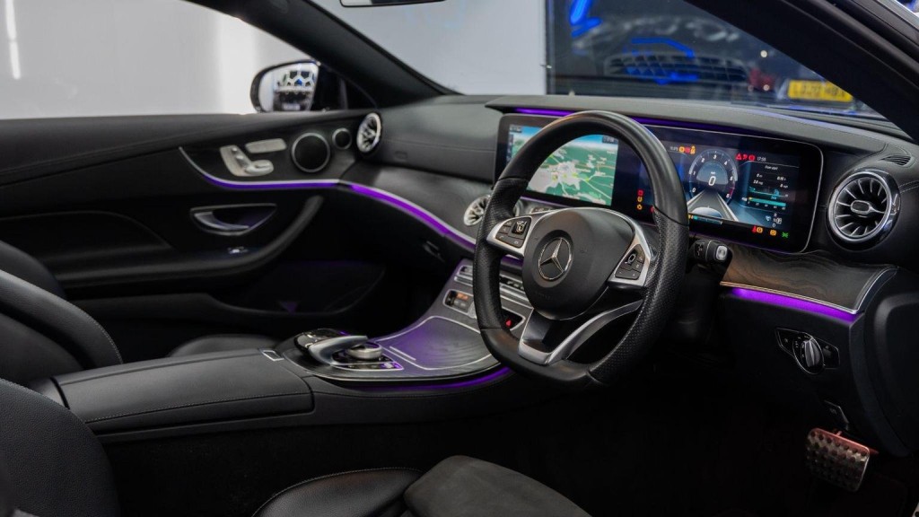 MERCEDES-BENZ E CLASS