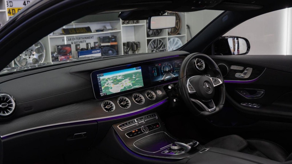 MERCEDES-BENZ E CLASS