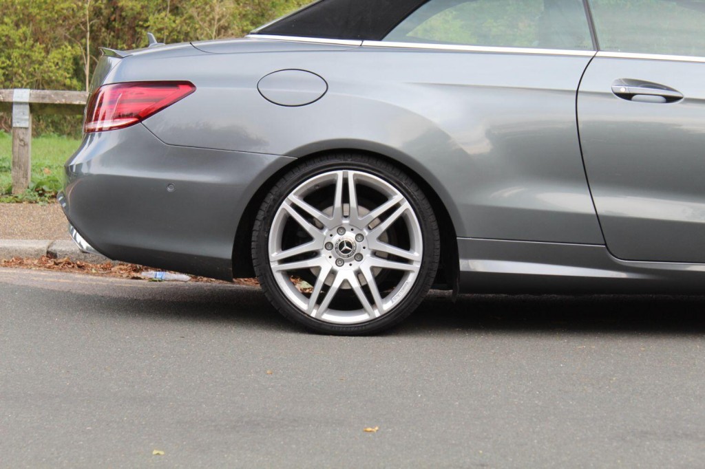 MERCEDES-BENZ E CLASS