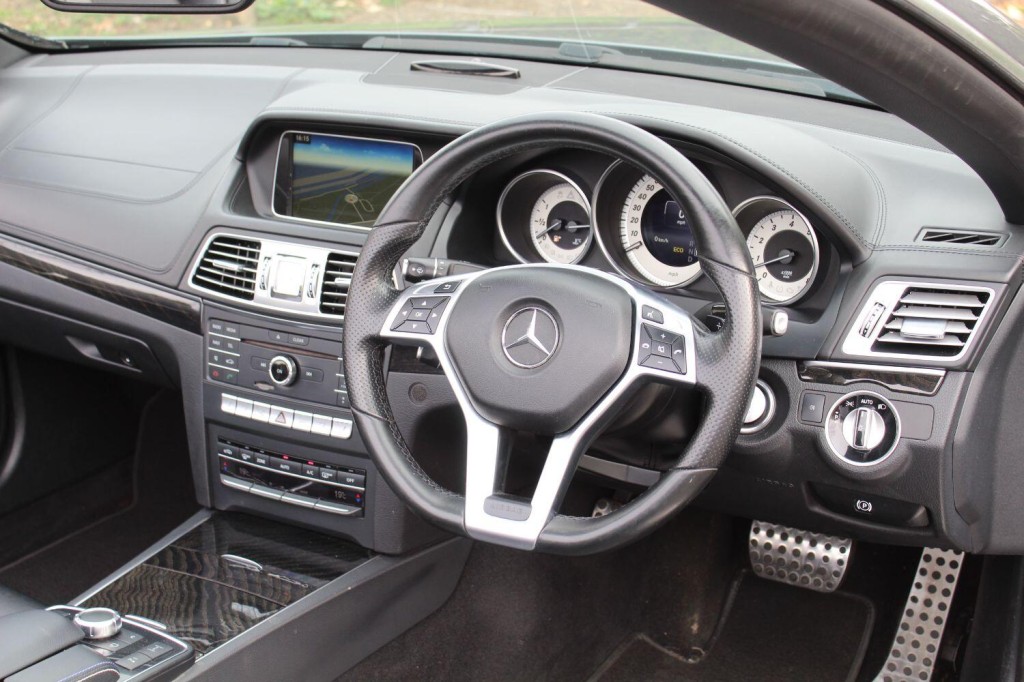 MERCEDES-BENZ E CLASS