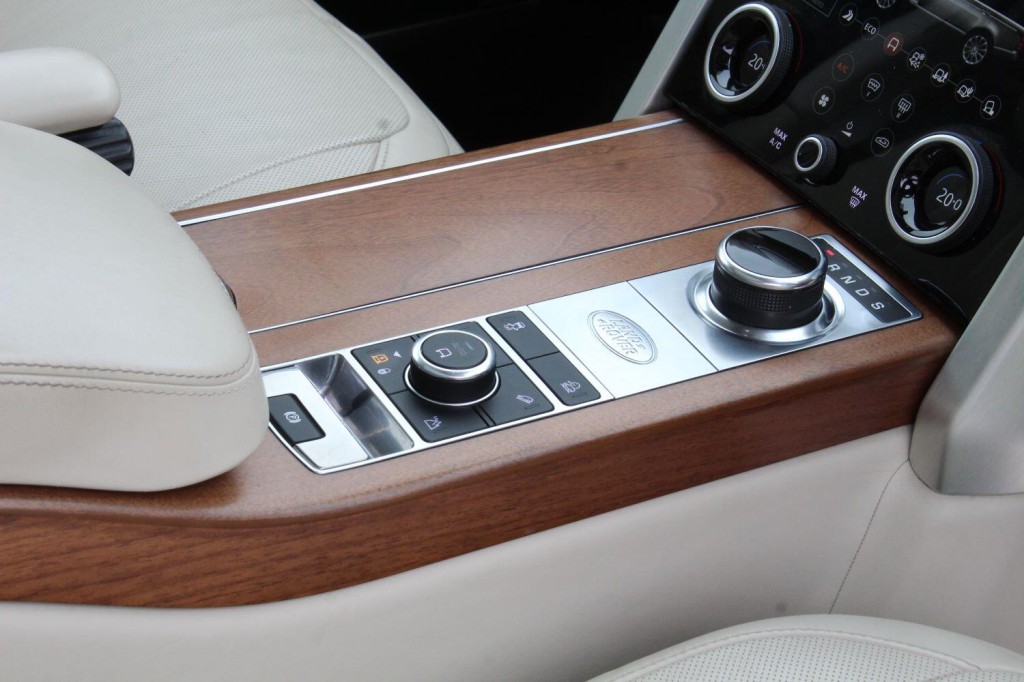 LAND ROVER RANGE ROVER