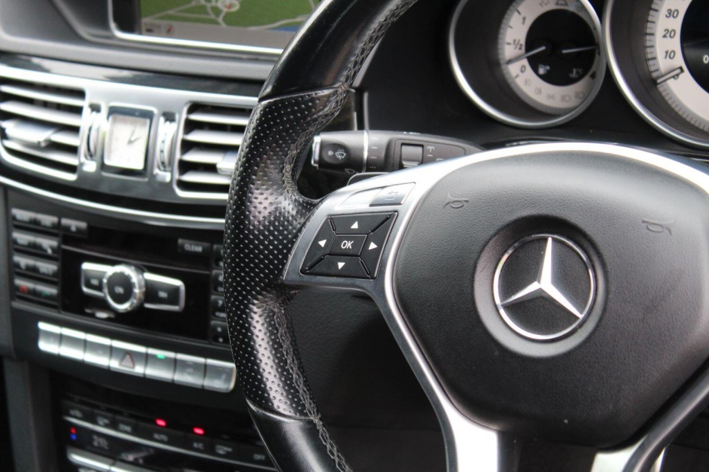 MERCEDES-BENZ E CLASS