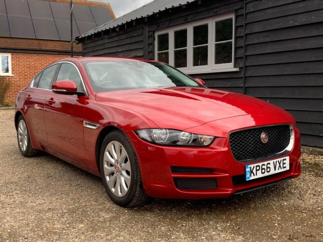 JAGUAR XE 2.0d Prestige Auto Euro 6 (s/s) 4dr
