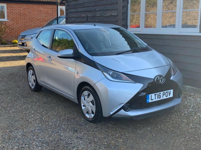 TOYOTA AYGO 1.0 VVT-i x-play x-shift Euro 5 5dr Euro 5