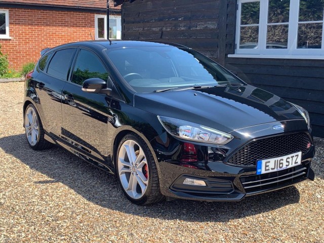 FORD FOCUS 2.0T EcoBoost ST-2 Euro 6 (s/s) 5dr