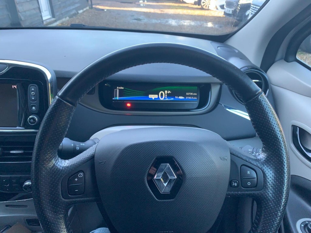 RENAULT ZOE