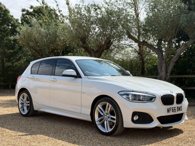 BMW 1 SERIES
