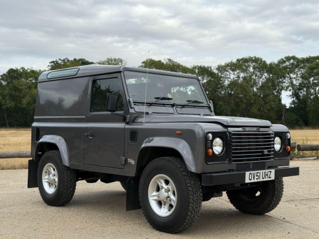 LAND ROVER DEFENDER 90
