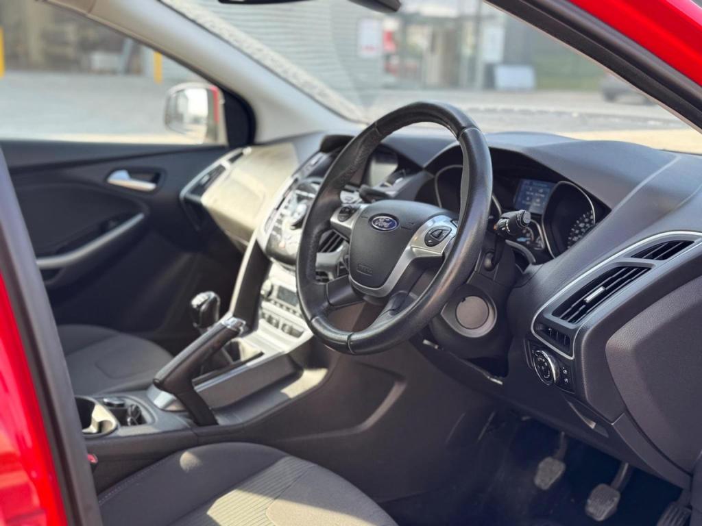 FORD FOCUS