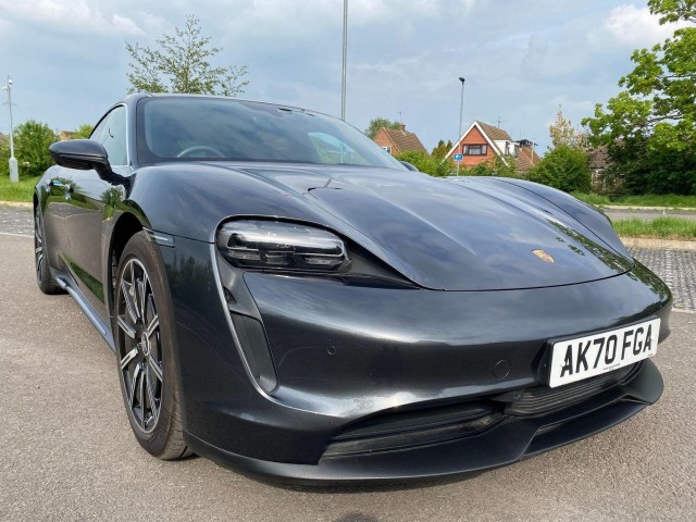 PORSCHE TAYCAN Performance Plus 93.4kWh 4S Auto 4WD 4dr