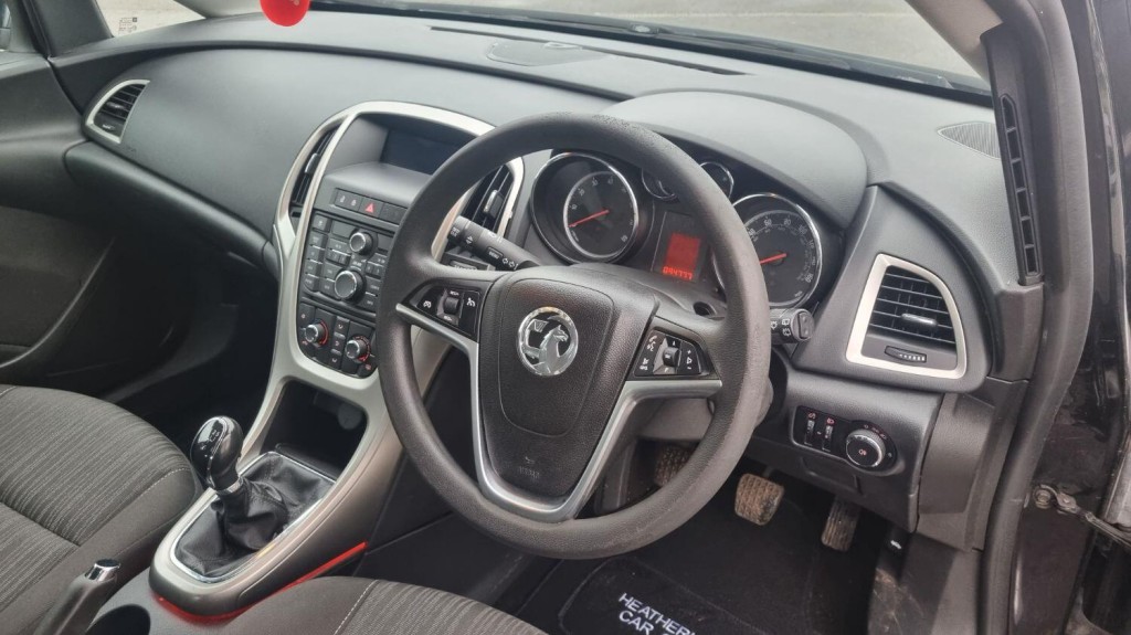 VAUXHALL ASTRA