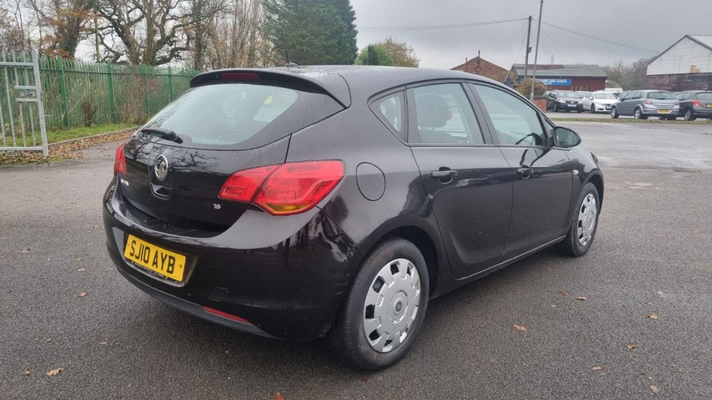 VAUXHALL ASTRA