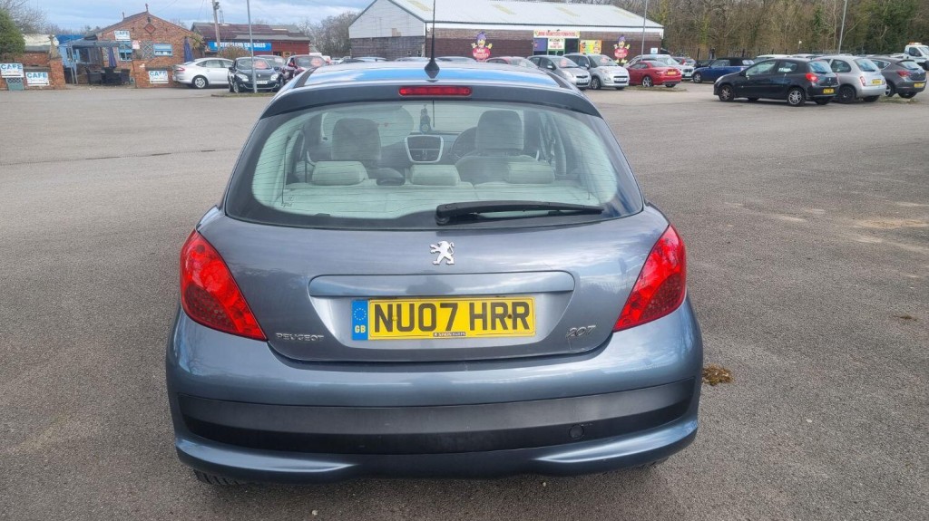PEUGEOT 207