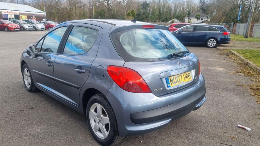 PEUGEOT 207