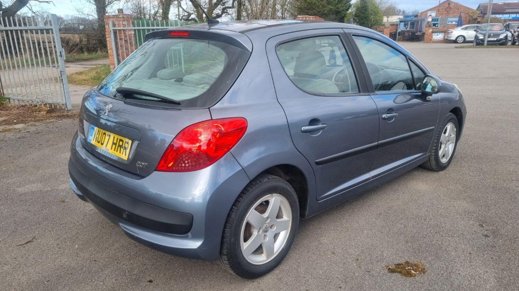 PEUGEOT 207