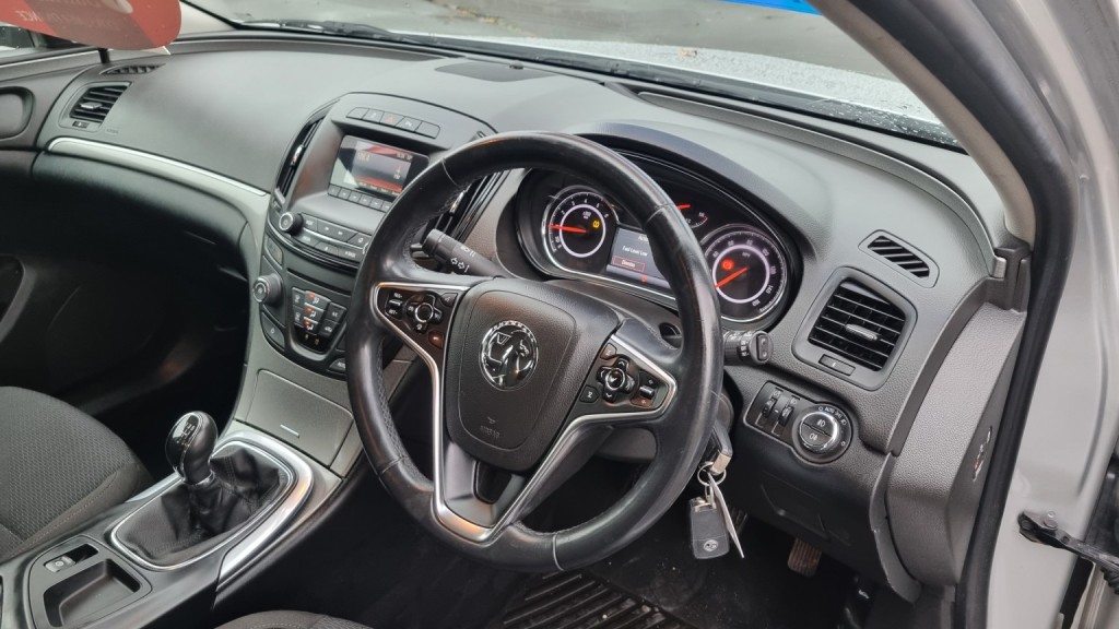 VAUXHALL INSIGNIA