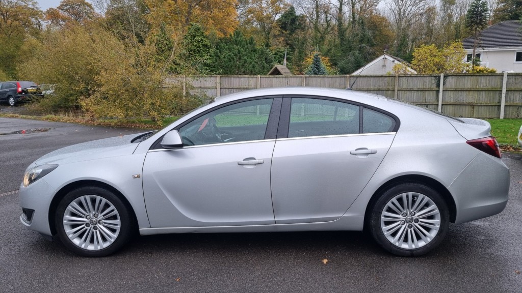 VAUXHALL INSIGNIA