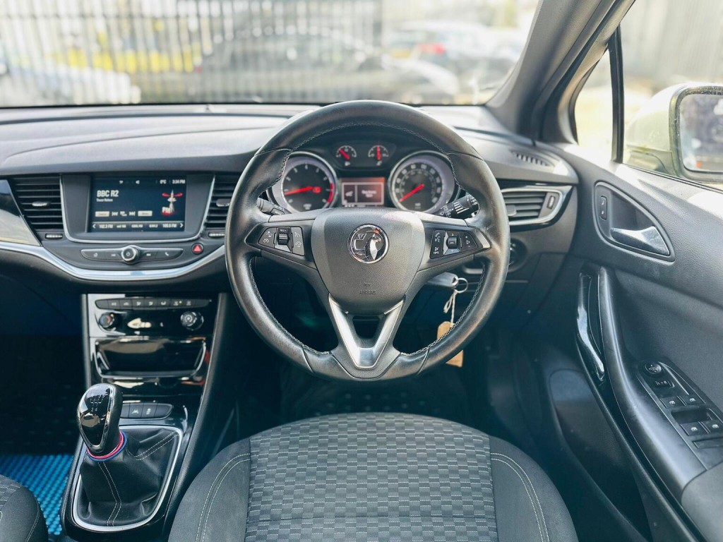 VAUXHALL ASTRA