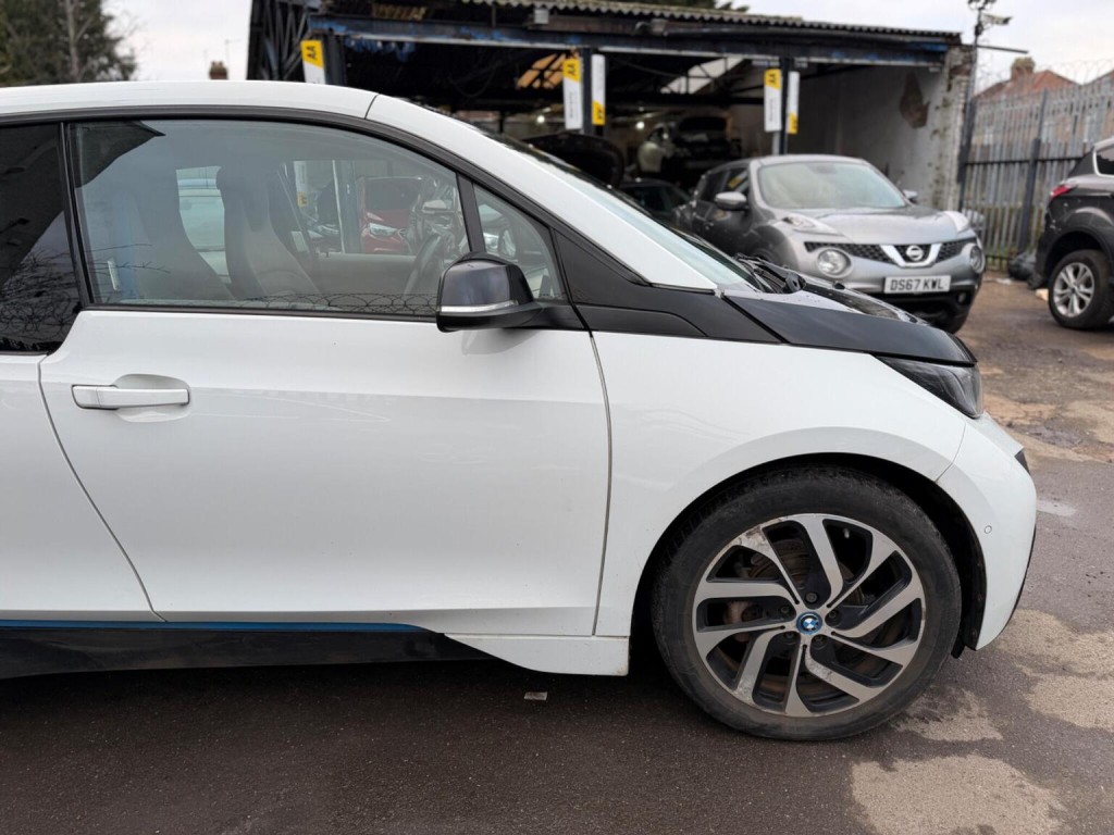 BMW I3