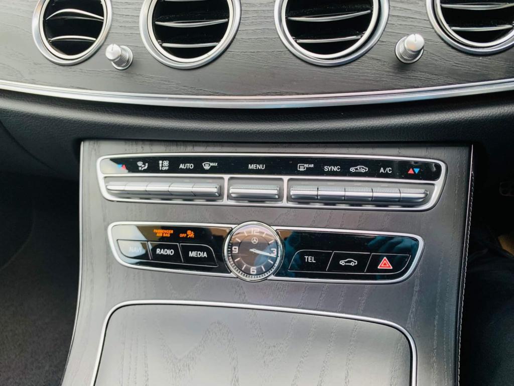 MERCEDES-BENZ E CLASS