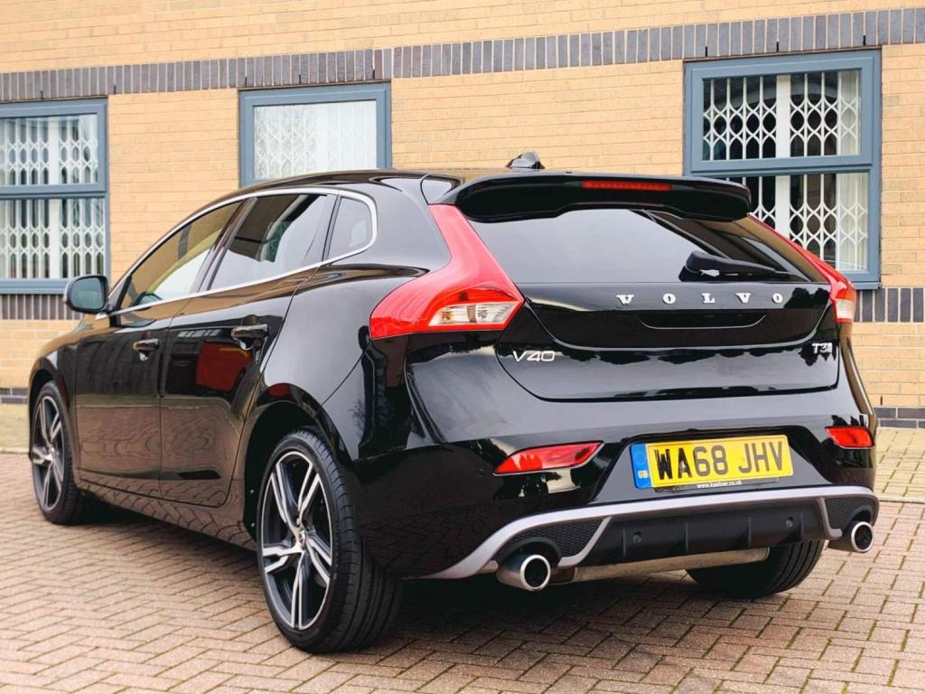 VOLVO V40