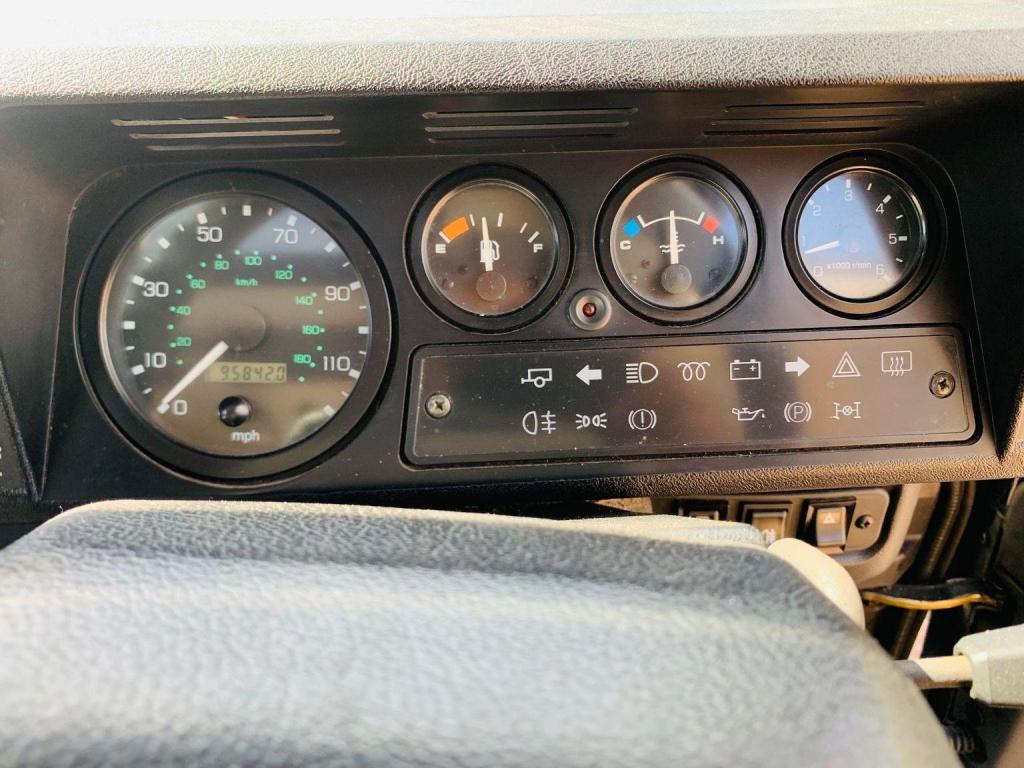 LAND ROVER DEFENDER 90