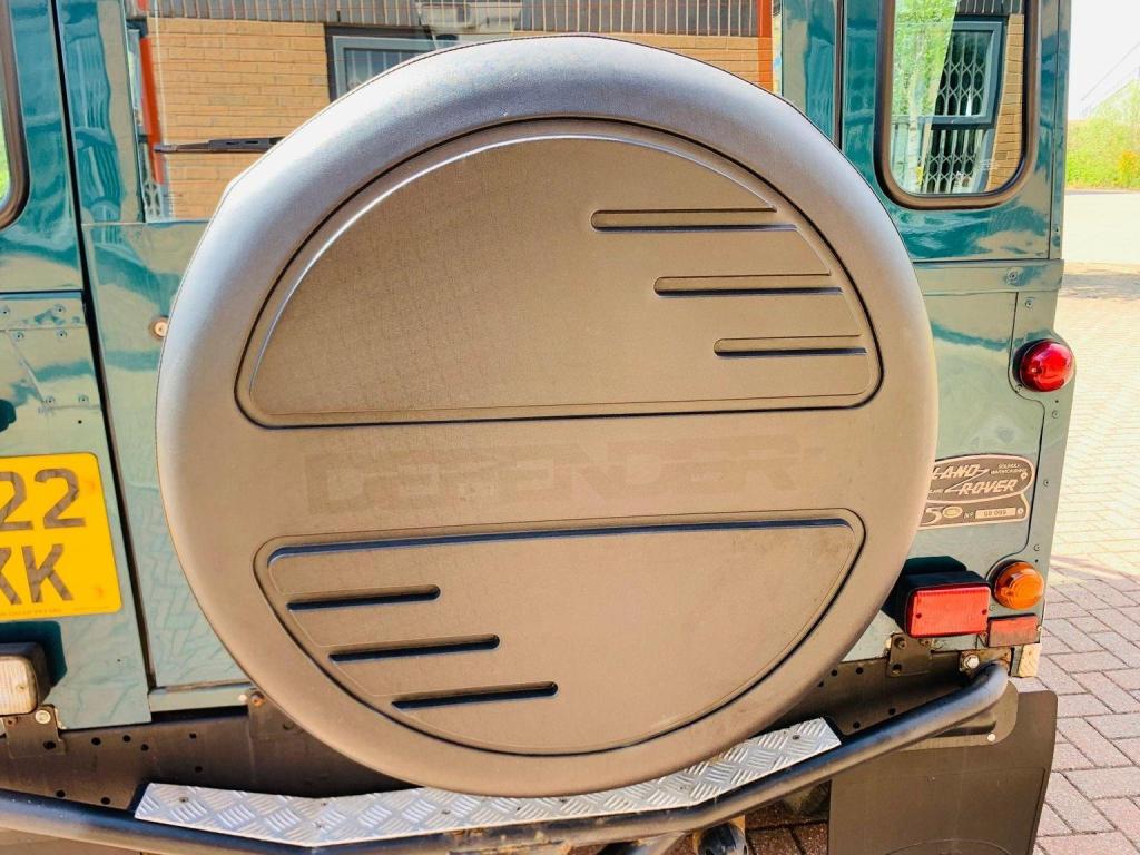 LAND ROVER DEFENDER 90