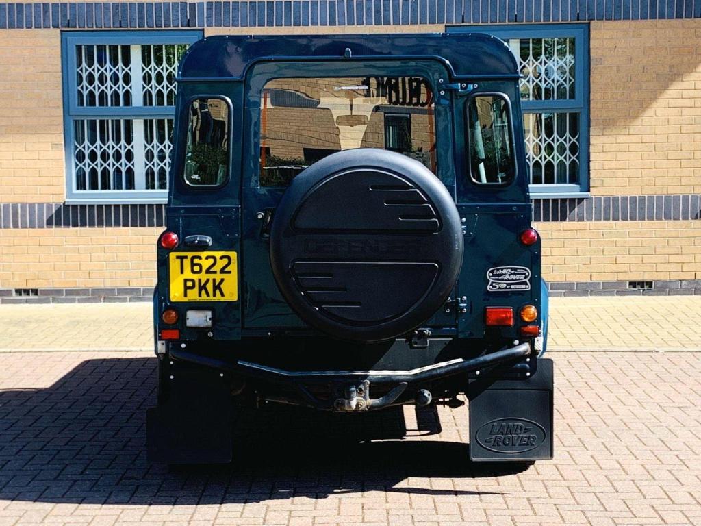 LAND ROVER DEFENDER 90