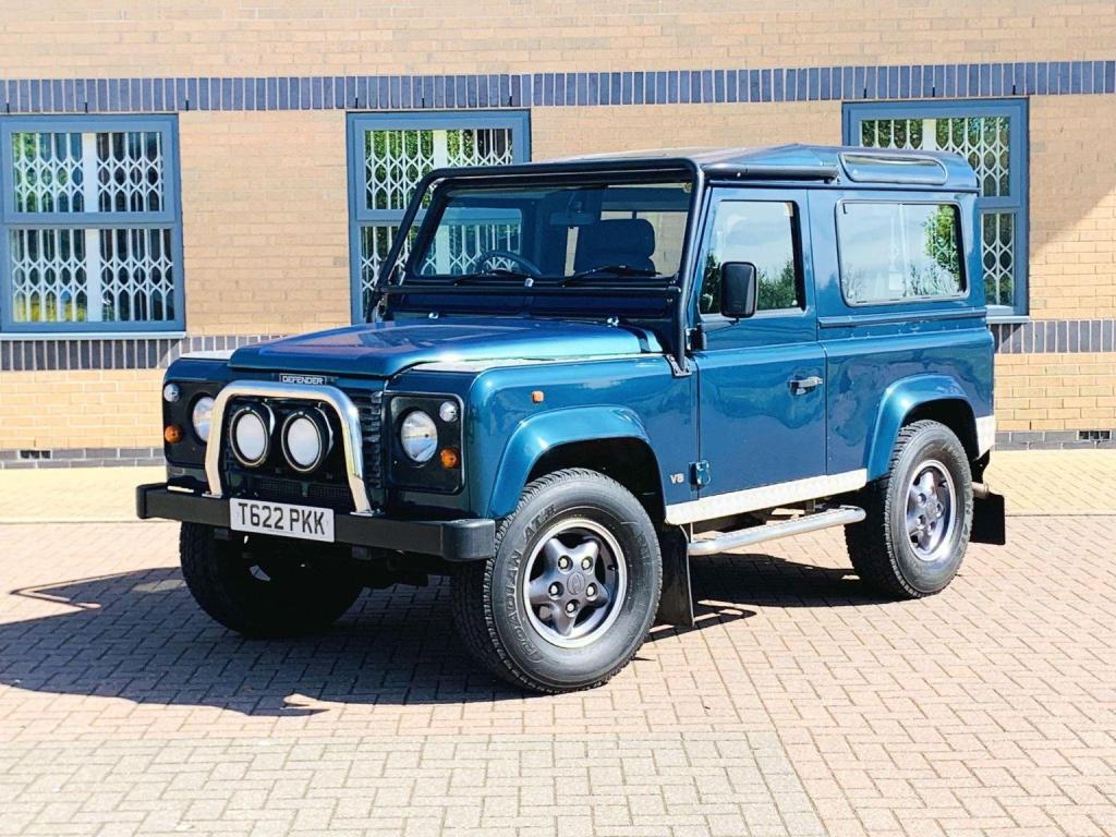 LAND ROVER DEFENDER 90